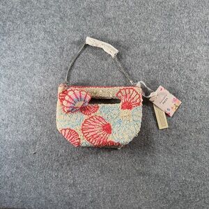 Chic Beaded Crossbody Bag with Shell Design